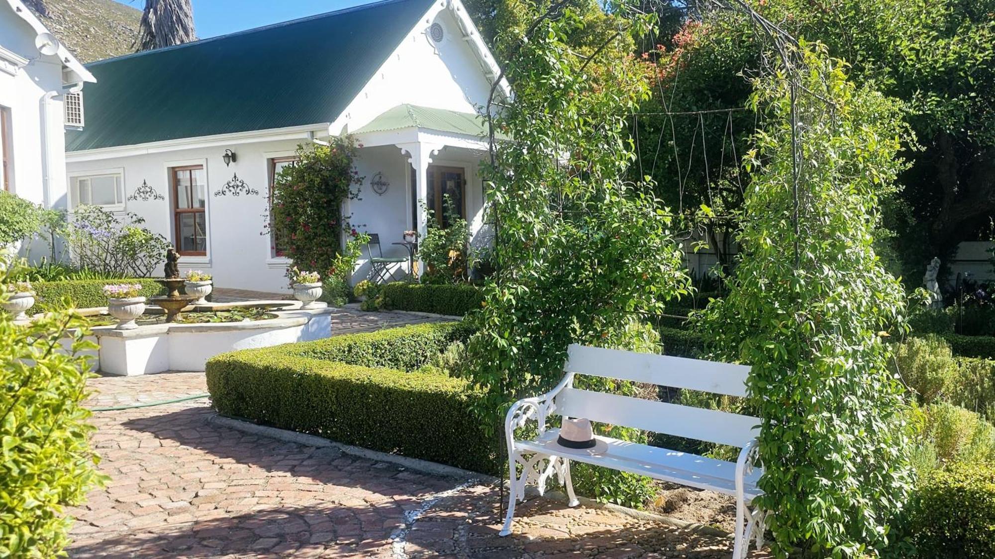 Grey Rabbit Cottage Montagu Bagian luar foto